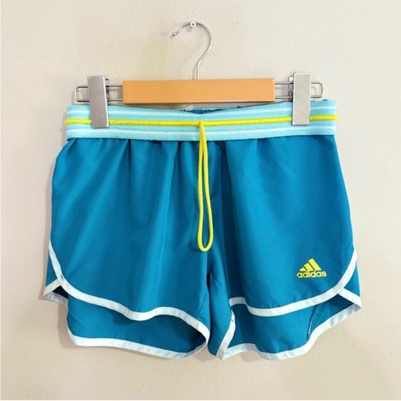 ⚡️4 Piece XS Workout Bundle⚡️ *Nike, Adidas, Puma* Shorts, T-Shirt & Sports Bra - Picture 6 of 13